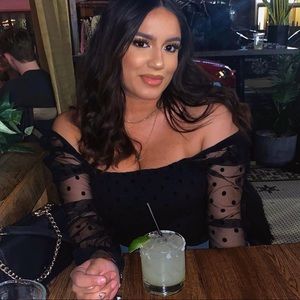 Polka dot black top puffy sleeves